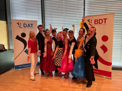 Tanzschule Richter holt 5 Deutsche Meister- und einen Vizemeistertitel nach Sachsen